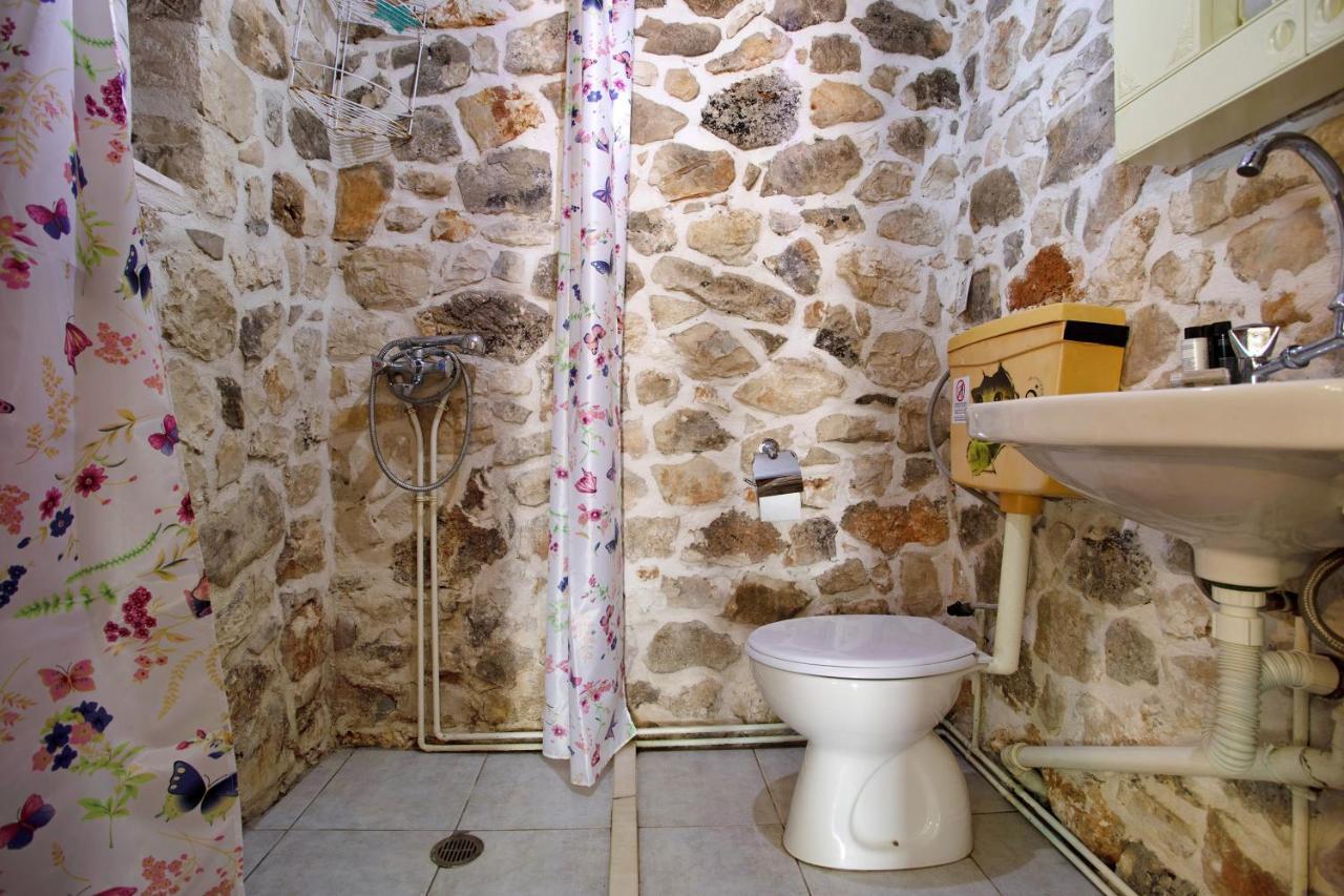 Holiday home Lithahiro Stone House Keri