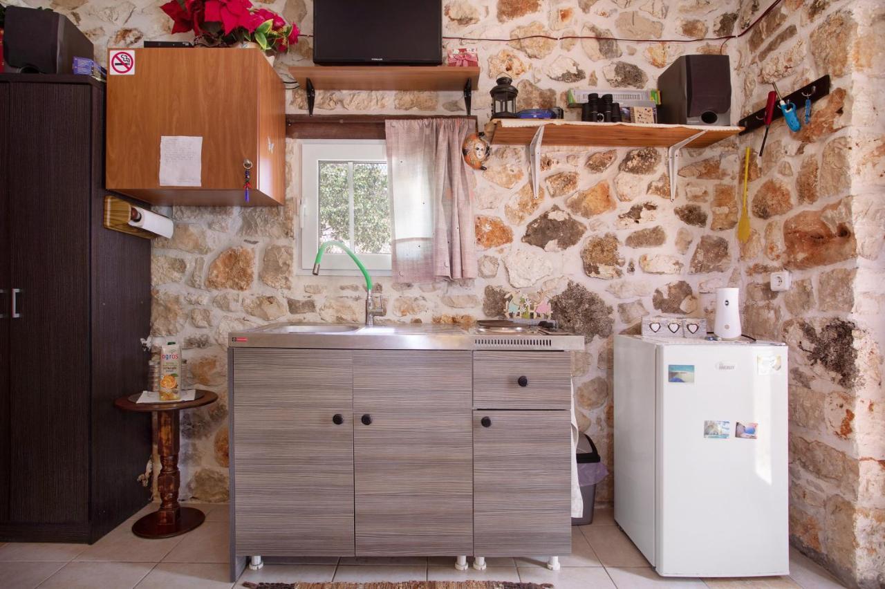 Ferienhaus Lithahiro Stone House Keri